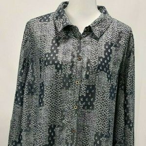 Catherines button down top   1X    $64.95   **0003